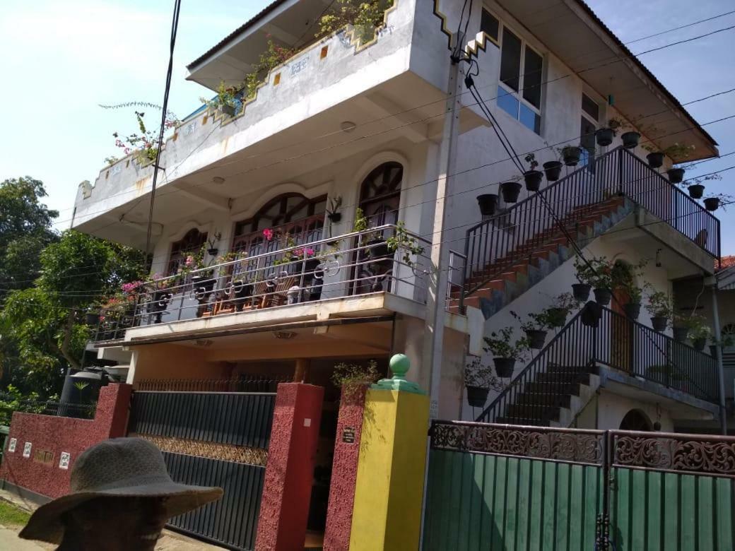 Daffon Guest House Negombo Exterior photo